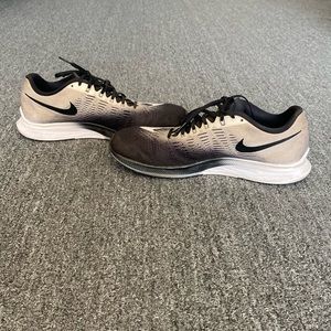 Nike Black and White Running Shoes